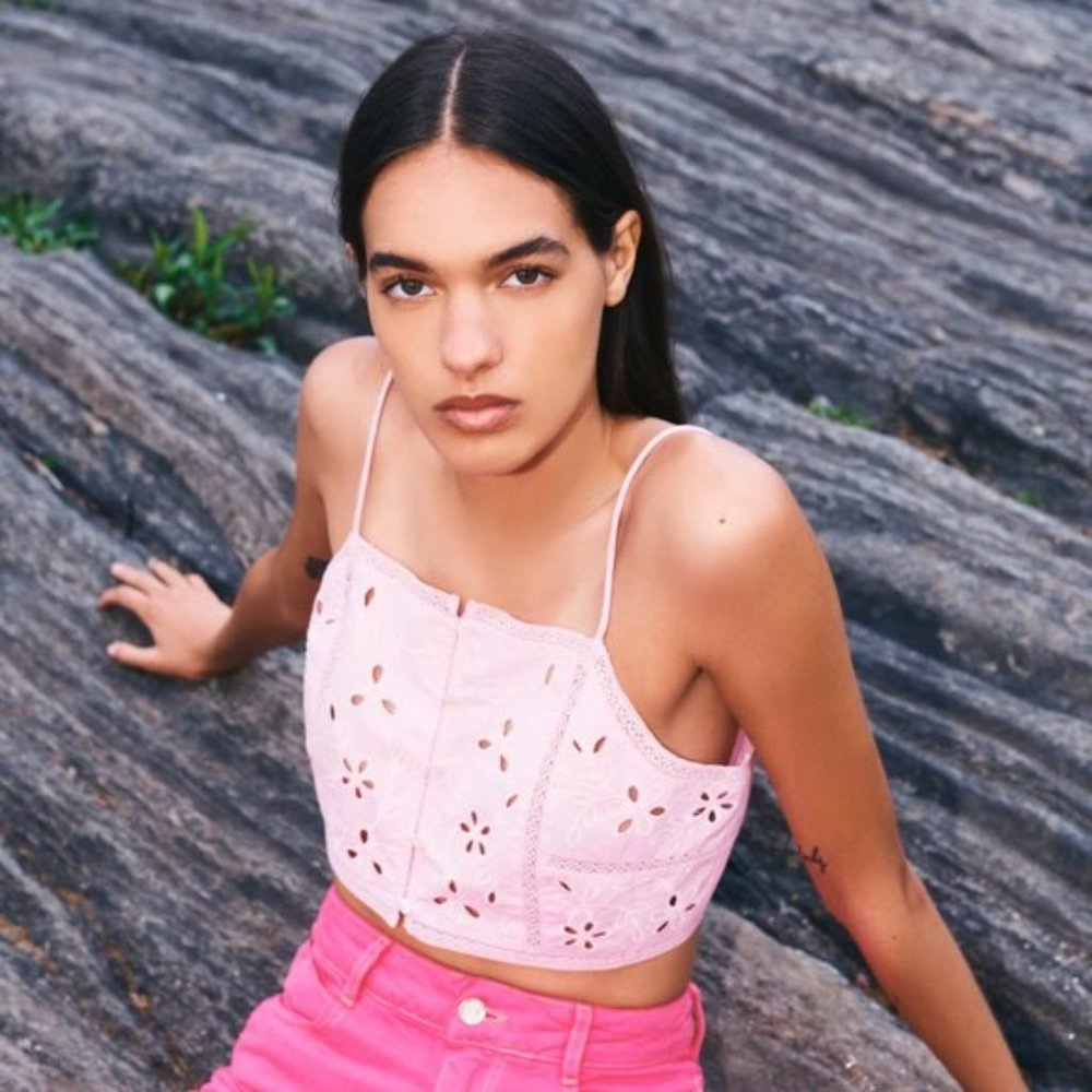 ZARA Cropped Openwork Embroidery Front Button Top